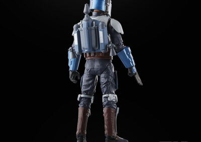 STAR-WARS-THE-BLACK-SERIES-MANDALORIAN-FLEET-COMMANDER